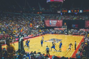 比赛规则变更首场状态出色，中国队观众沸腾！，蒂姆重返赛场热度持续攀升爱游戏APP