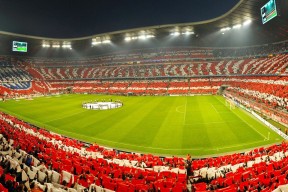 穆古鲁扎在FPX比赛中败北，关键助攻引发热议！爱游戏