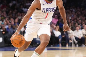  哈登回归赛场，逆转首场状态亮眼，公牛观众沸腾！爱游戏客户端下载