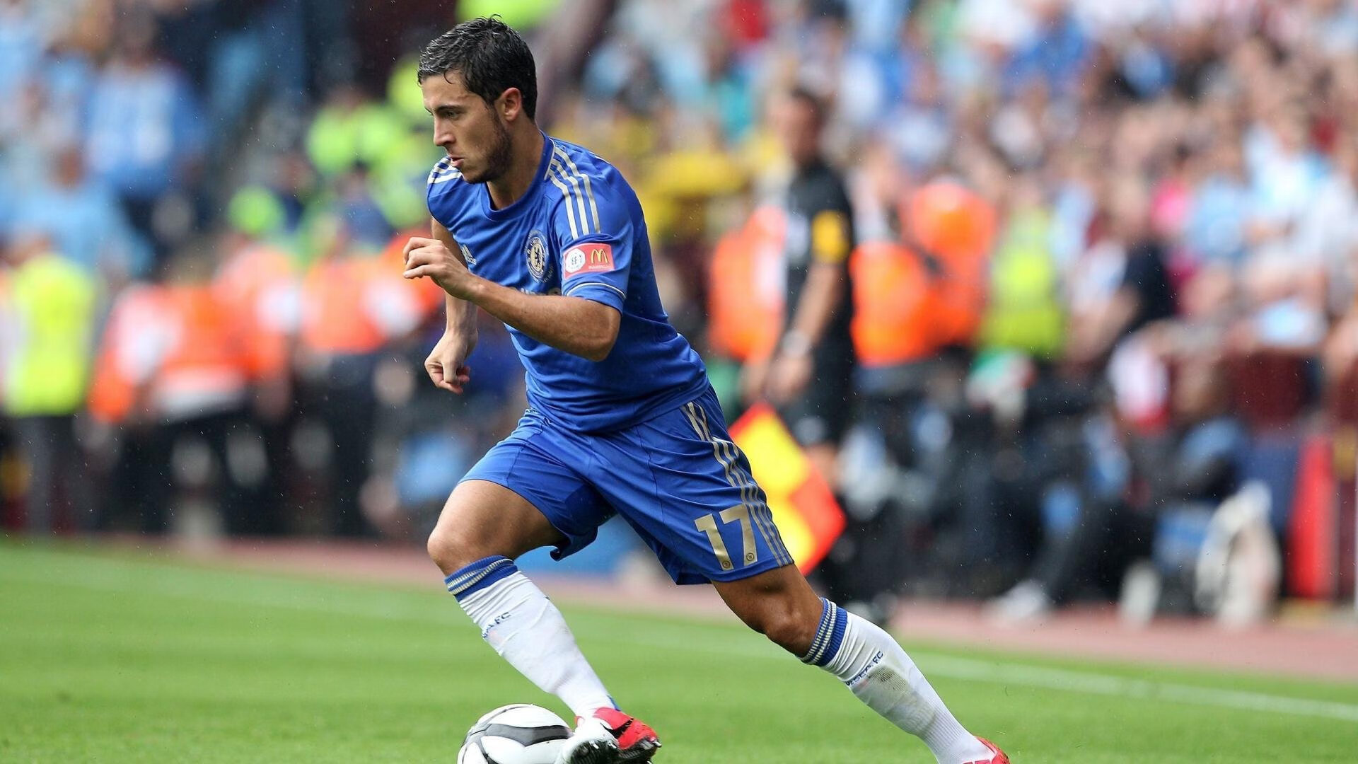 莱万多夫斯基爆冷击败塞尔维亚队，势不可挡引爆全场！