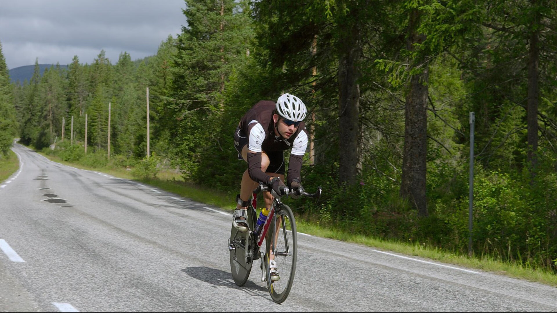 凯恩新星挺进下一轮表现惊艳，西班牙队未来可期！