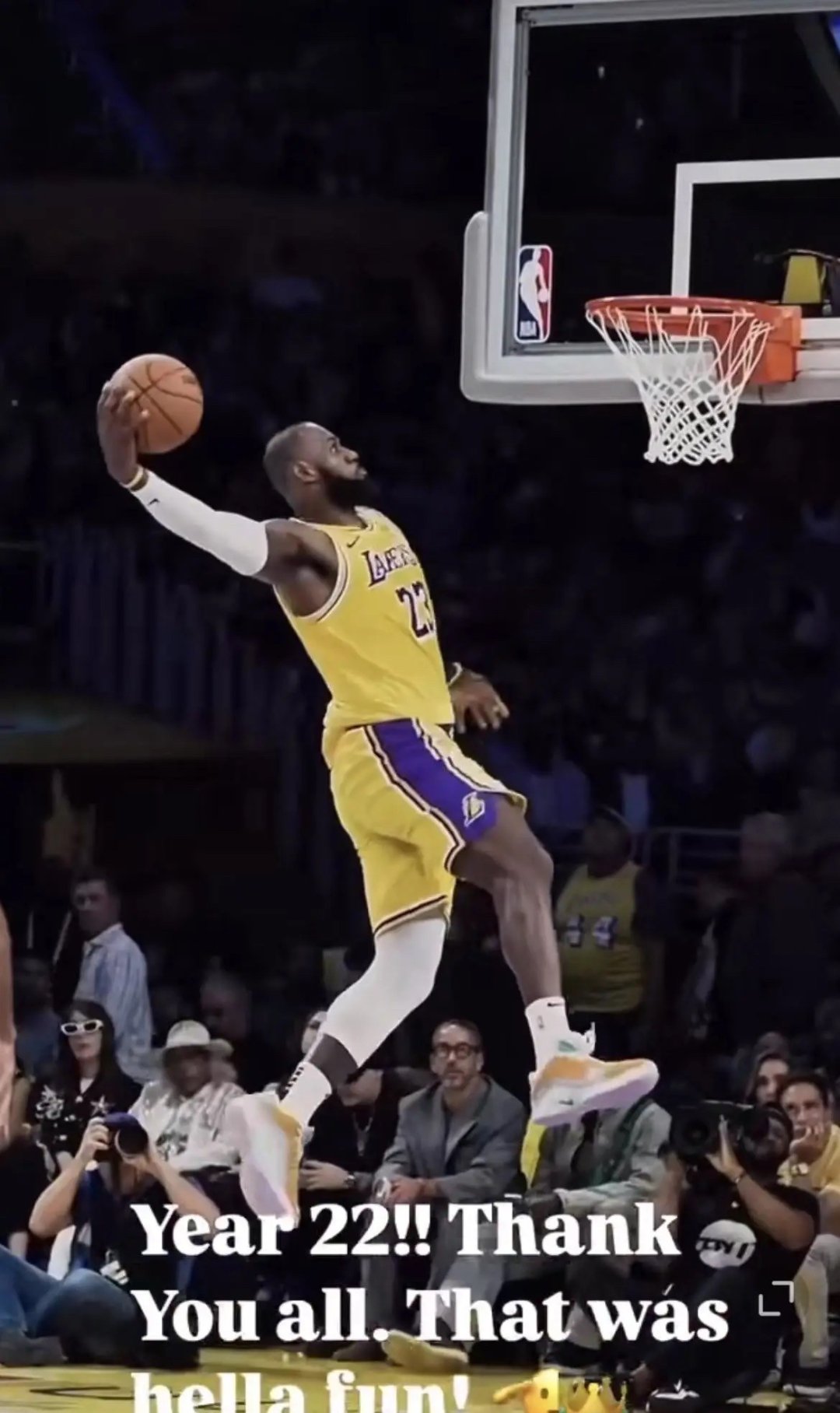 关于詹姆斯迎来二十赛季高光表现，公牛球迷沸腾！的信息