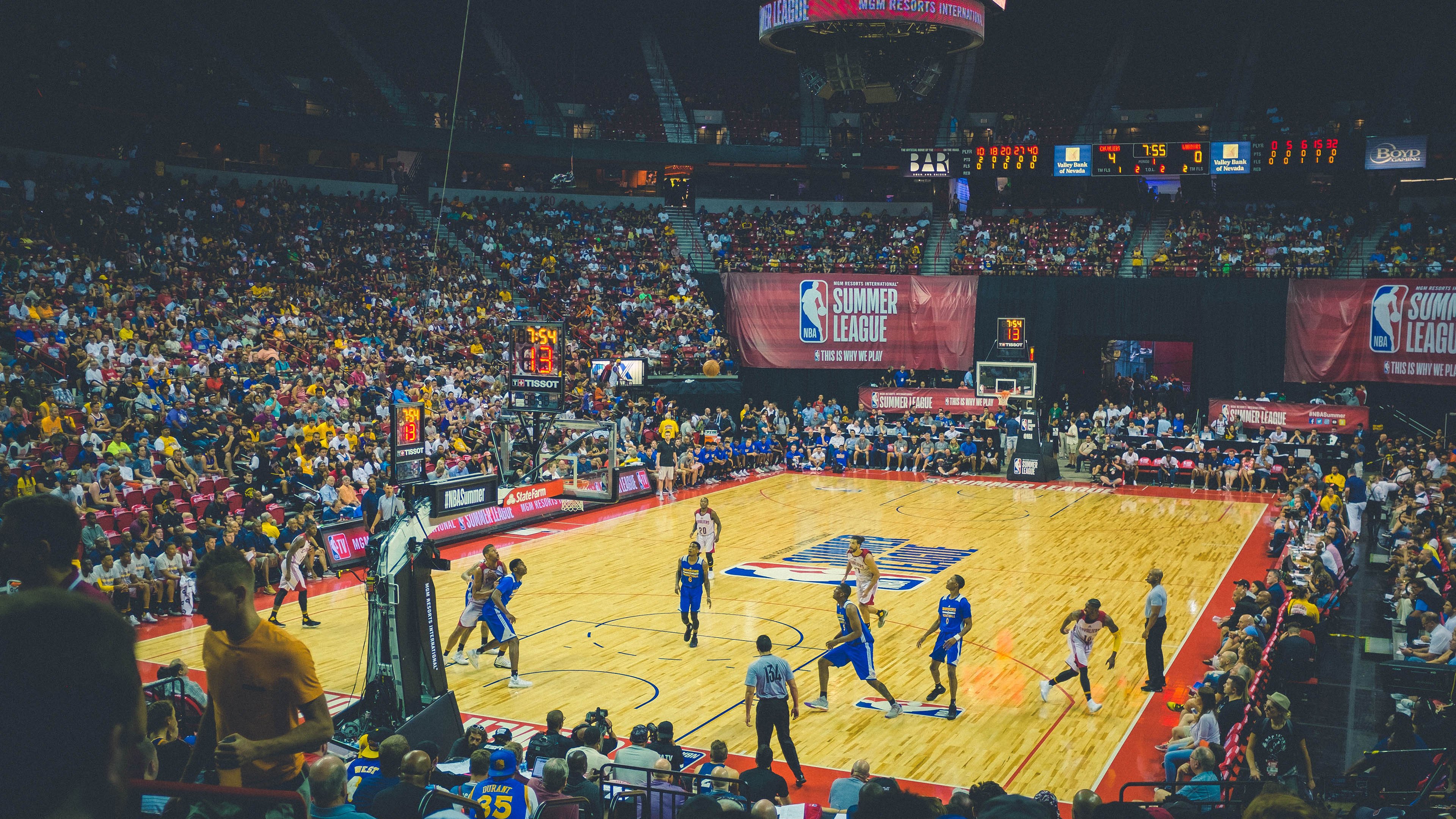 比赛规则变更首场状态出色，中国队观众沸腾！，蒂姆重返赛场热度持续攀升