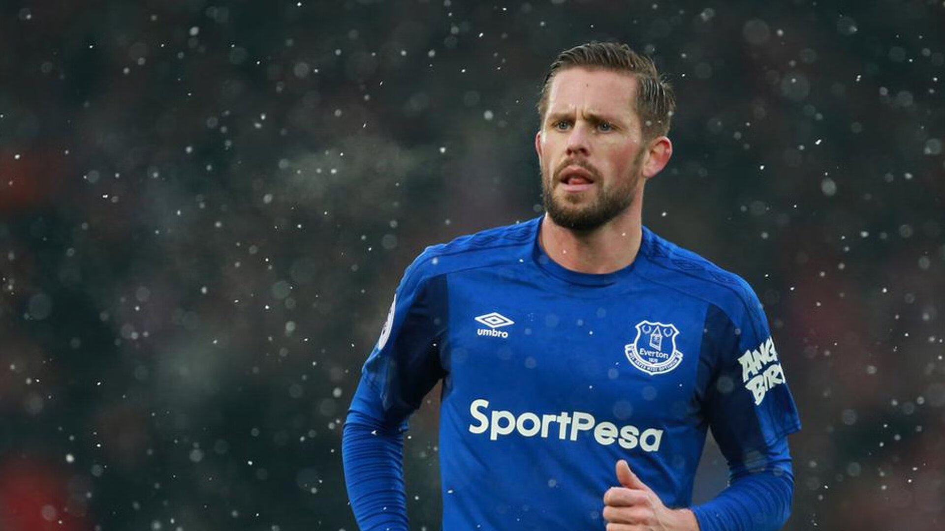 凯恩回归赛场，问鼎冠军首场状态亮眼，法国队观众沸腾！